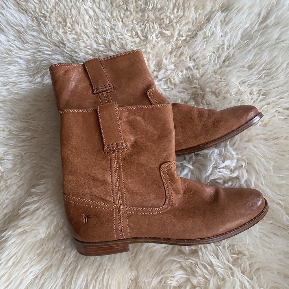 Frye boots size 7 Paige short